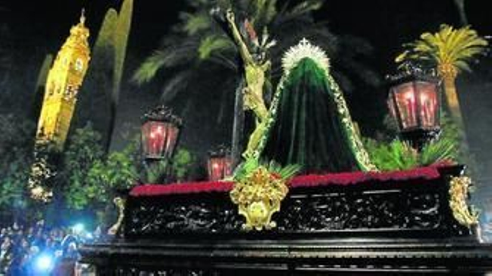 Paso de la Piedad en el entorno de la Mezquita-Catedral de Córdoba