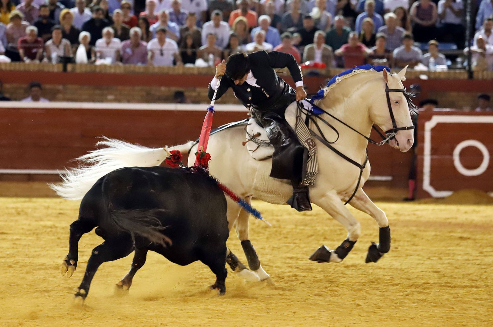 Imágenes de Andrés Romero y Diego Ventura en el rejoneo de la Plaza de Toros La Merced