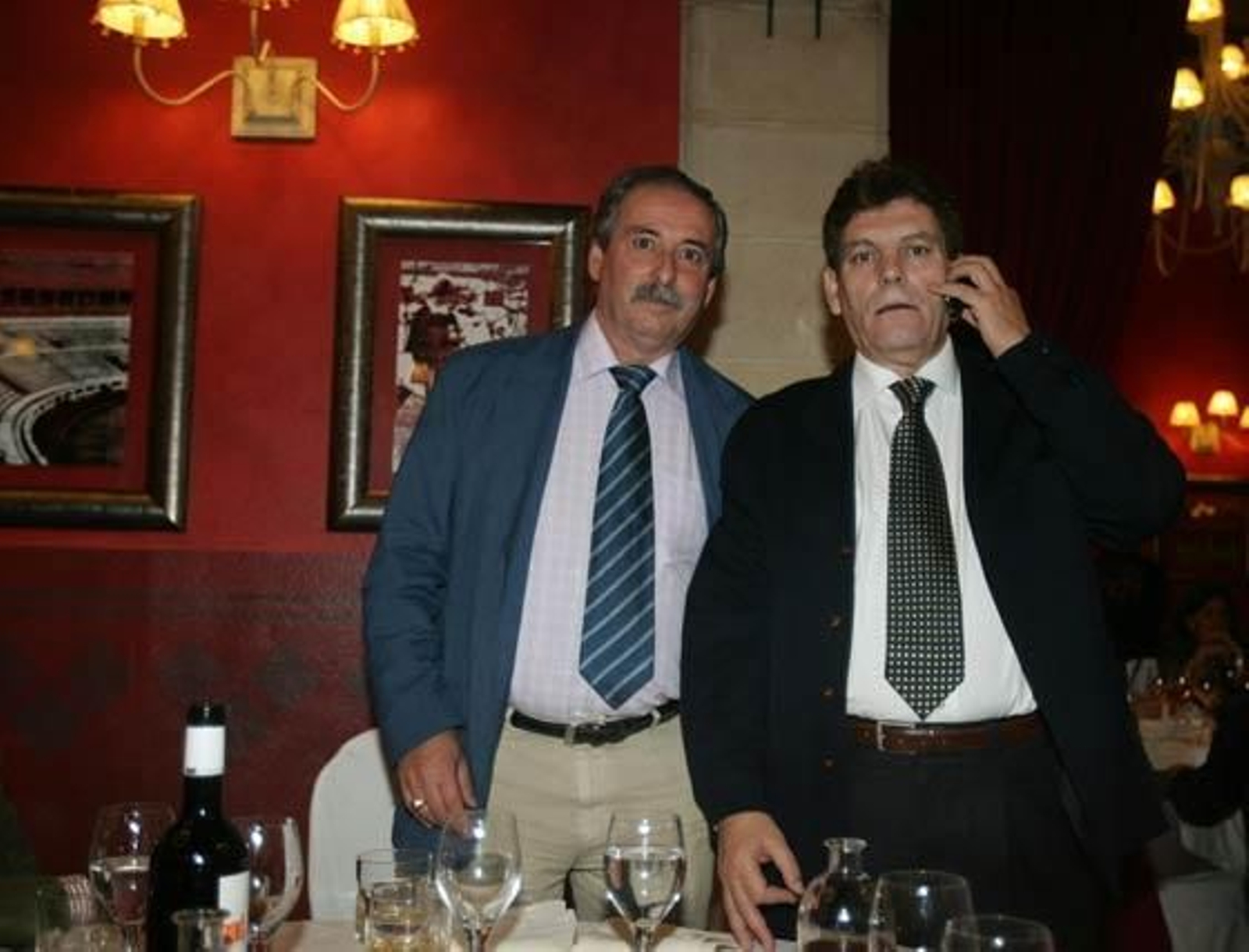 El Hotel Los Jándalos acoge la ceremonía de investidura de Emilio Viquiera, director deportivo del Xerez, como nuevo cofrade honorífico de la Cofradía del Botillo

Foto: Pascual