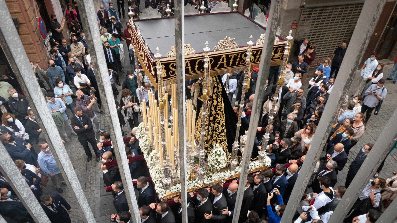 La Virgen del Rosario de Montesión en su rosario de la aurora, en imágenes