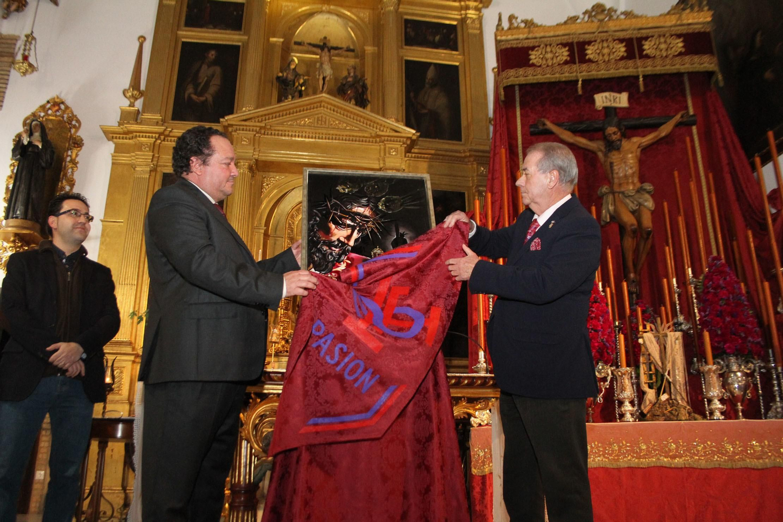 Imágenes de la Presentación del cartel del Vía Crucis de Pasión en las Agustinas