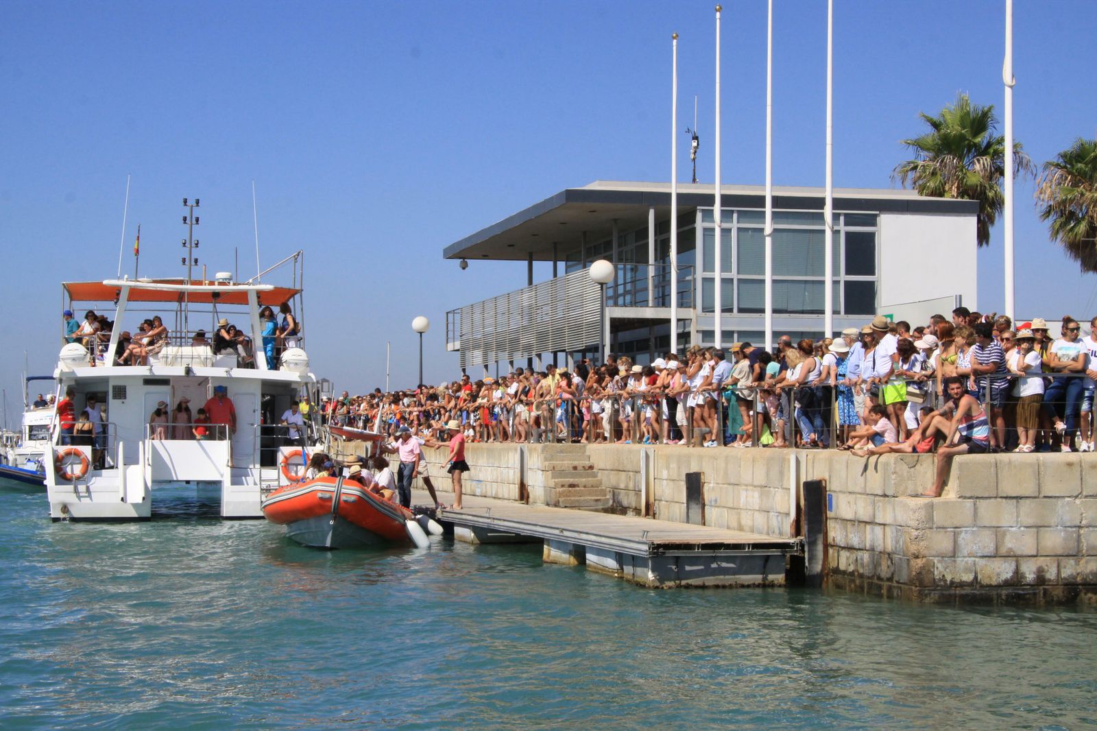 Procesión marinera y celebraciones de la Virgen del Carmen en Sancti Petri