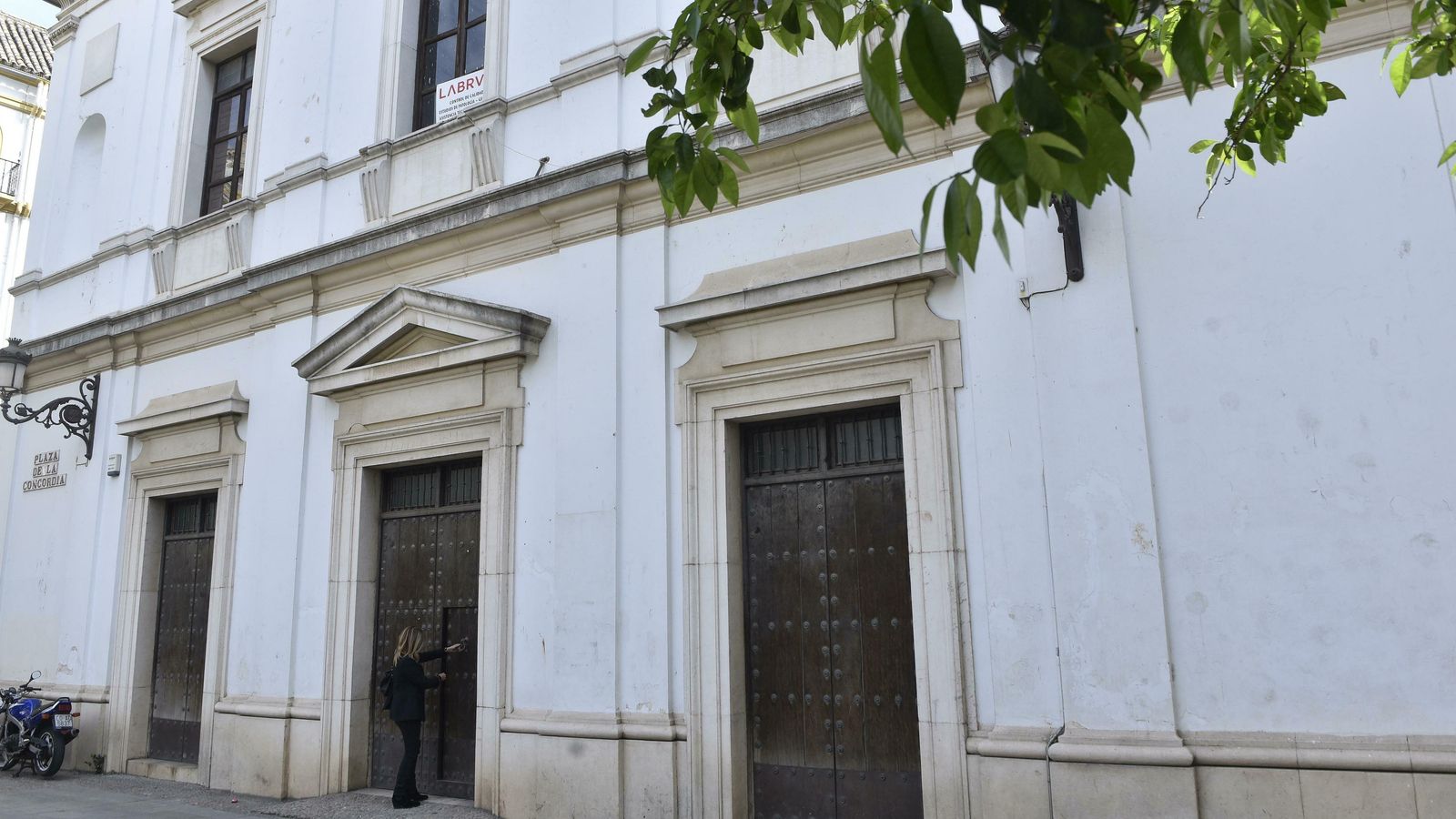 Una de las fachadas del edificio, un anexo de los años 50.