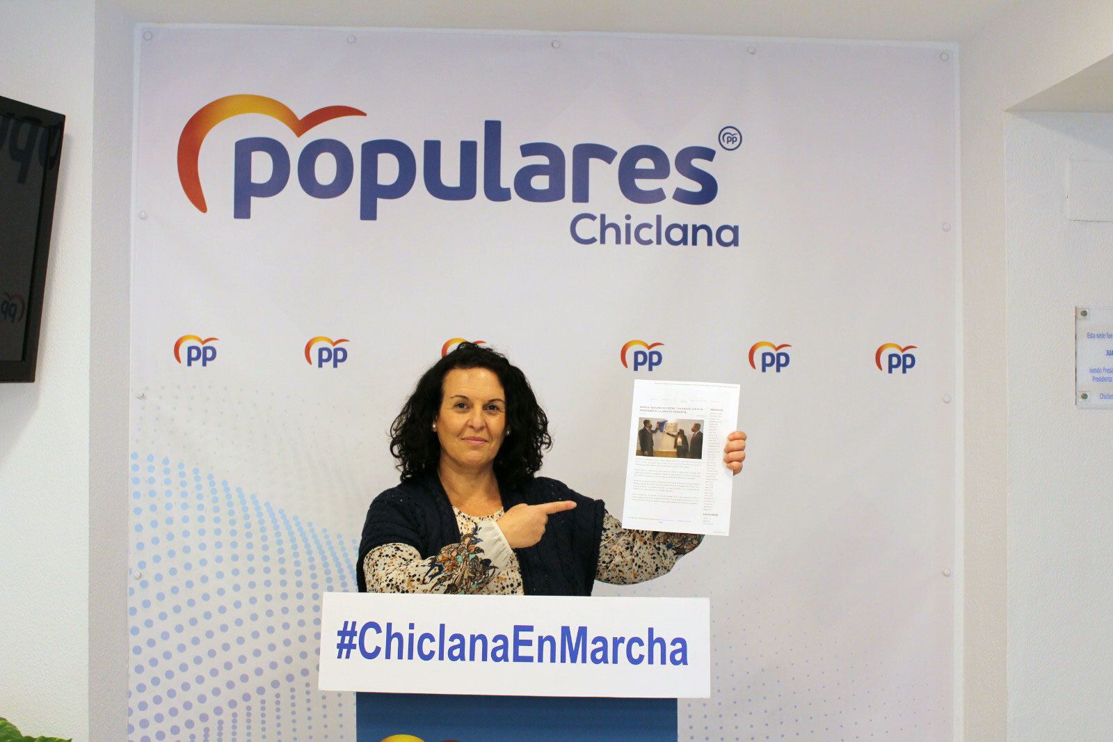 La presidenta de los populares en Chiclana, durante su intervención en la sede del partido.