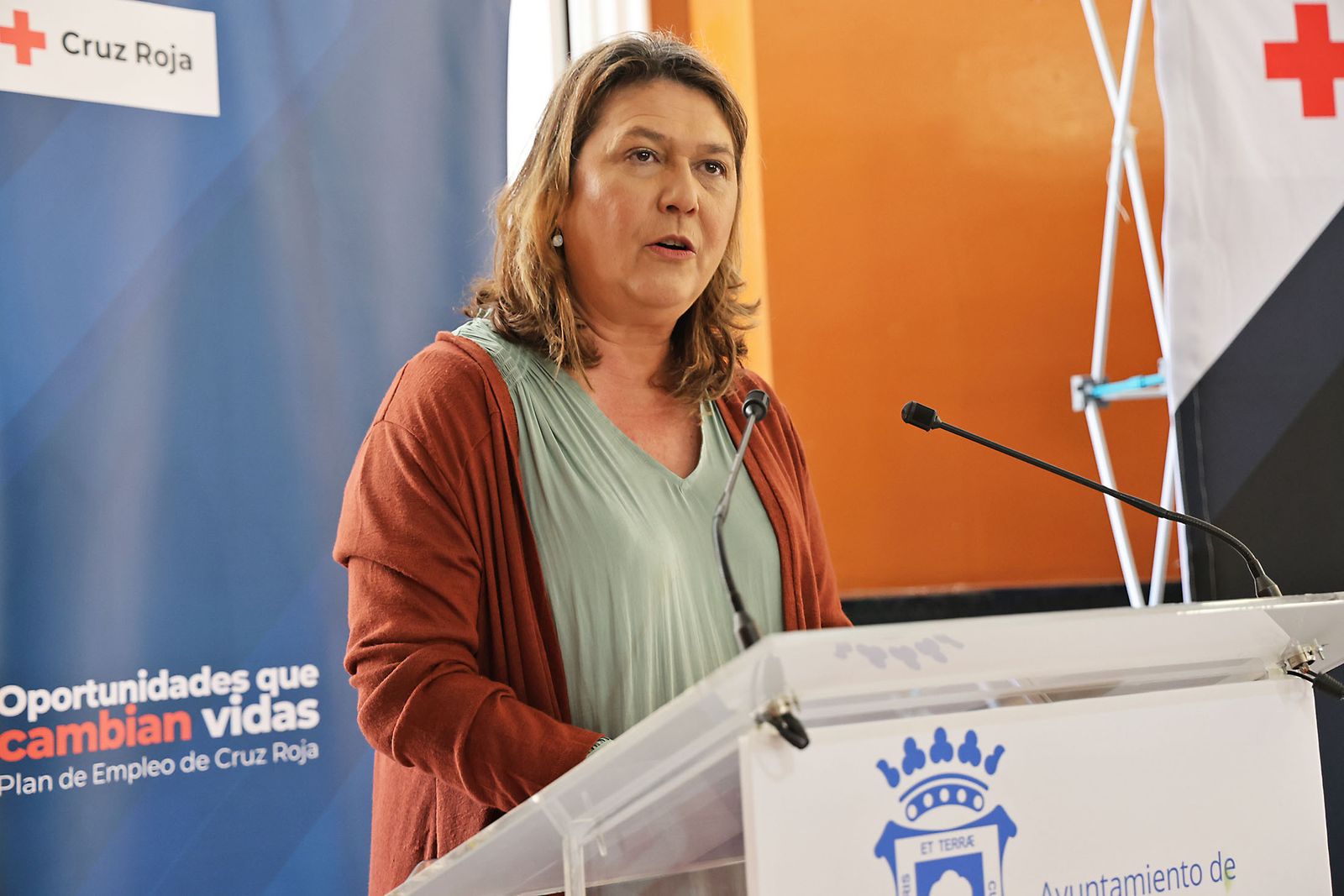 Imágenes del reconocimiento de Cruz Roja Huelva a empresas de Huelva por su compromiso con los colectivos vulnerables