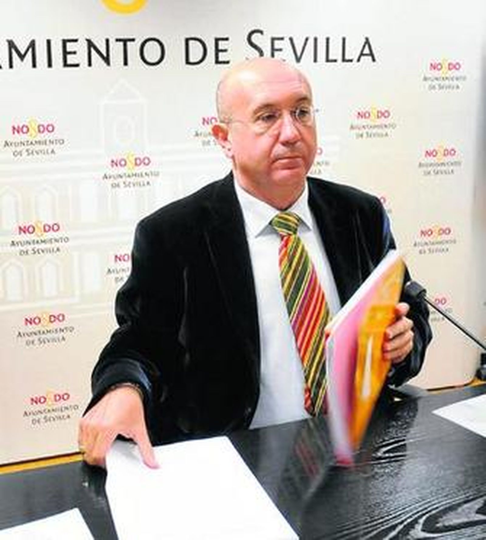 El vicepresidente de las empresas municipales, Manuel Marchena, en una comparecencia pública.