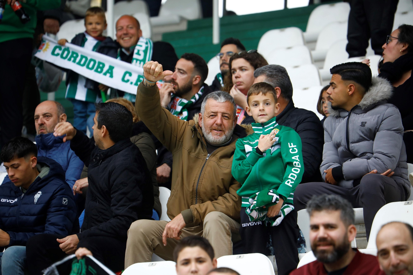 Las mejores fotos del ambiente del Córdoba CF - Melilla en El Arcángel