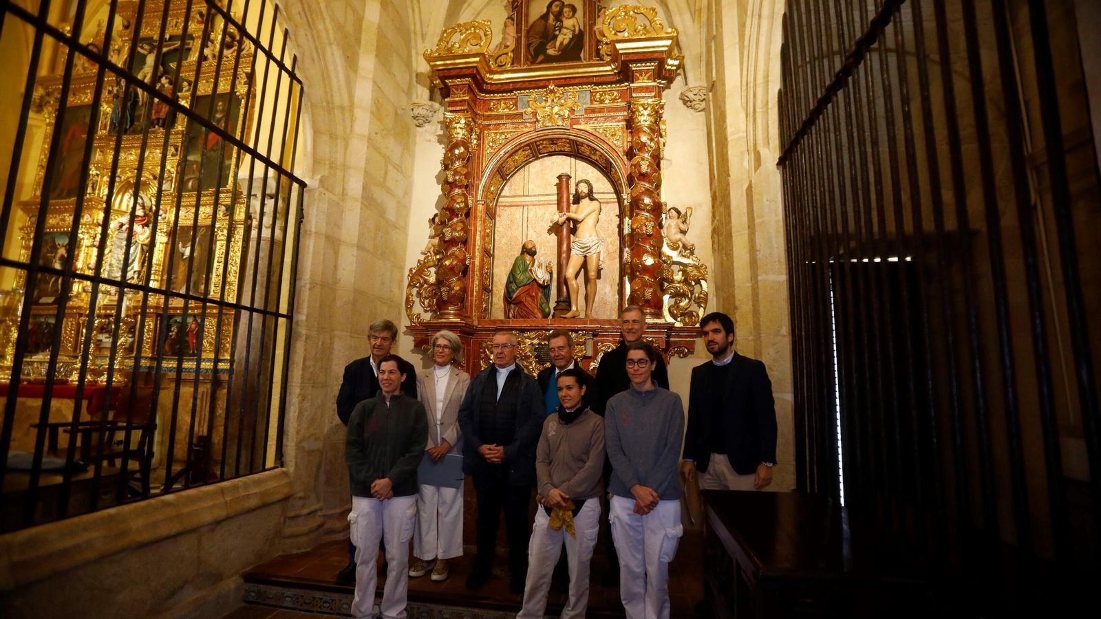 El canónigo obrero del Cabildo Catedral, Pedro Soldado; el arquitecto Francisco Solano y la restauradora Anabel Barrena presentan la restauración de la capilla de San José. El canónigo obrero del Cabildo Catedral, Pedro Soldado; el arquitecto Francisco Solano y la restauradora Anabel Barrena presentan la restauración de la capilla de San José.