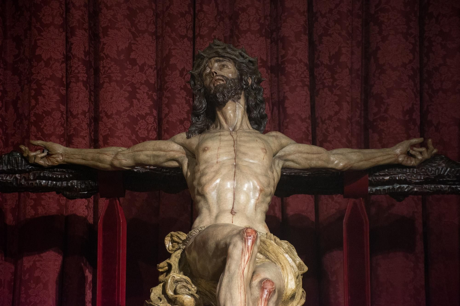 Besapiés al Cristo de la Salud de Monte-Sión