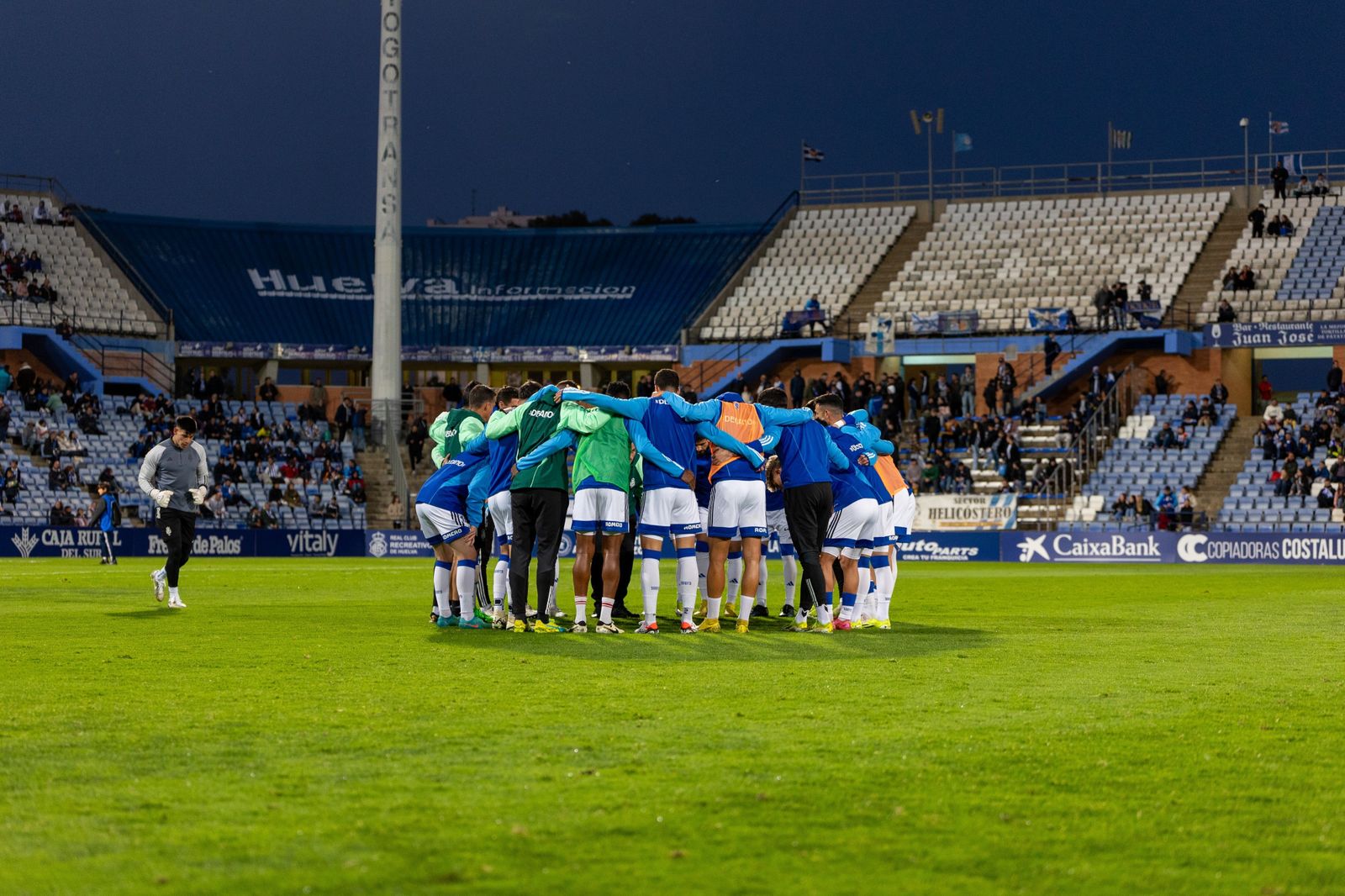 Charla entre los jugadores antes de comenzar un partido.