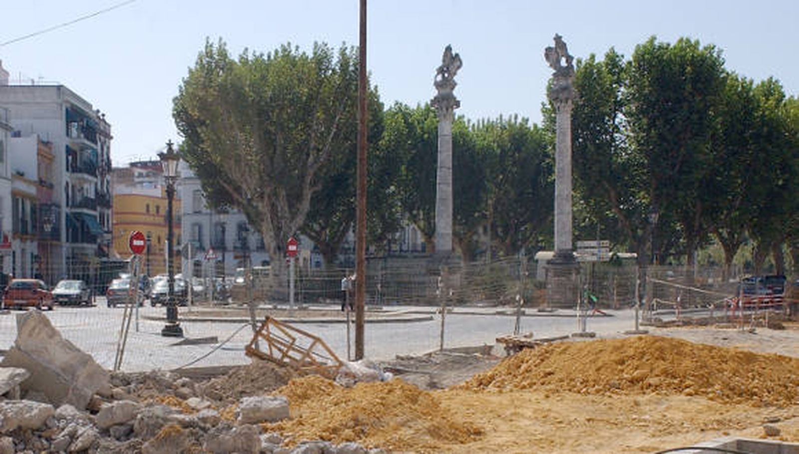 Desvíos en las líneas 13, 14 y A7 de Tussam por las obras de la Alameda