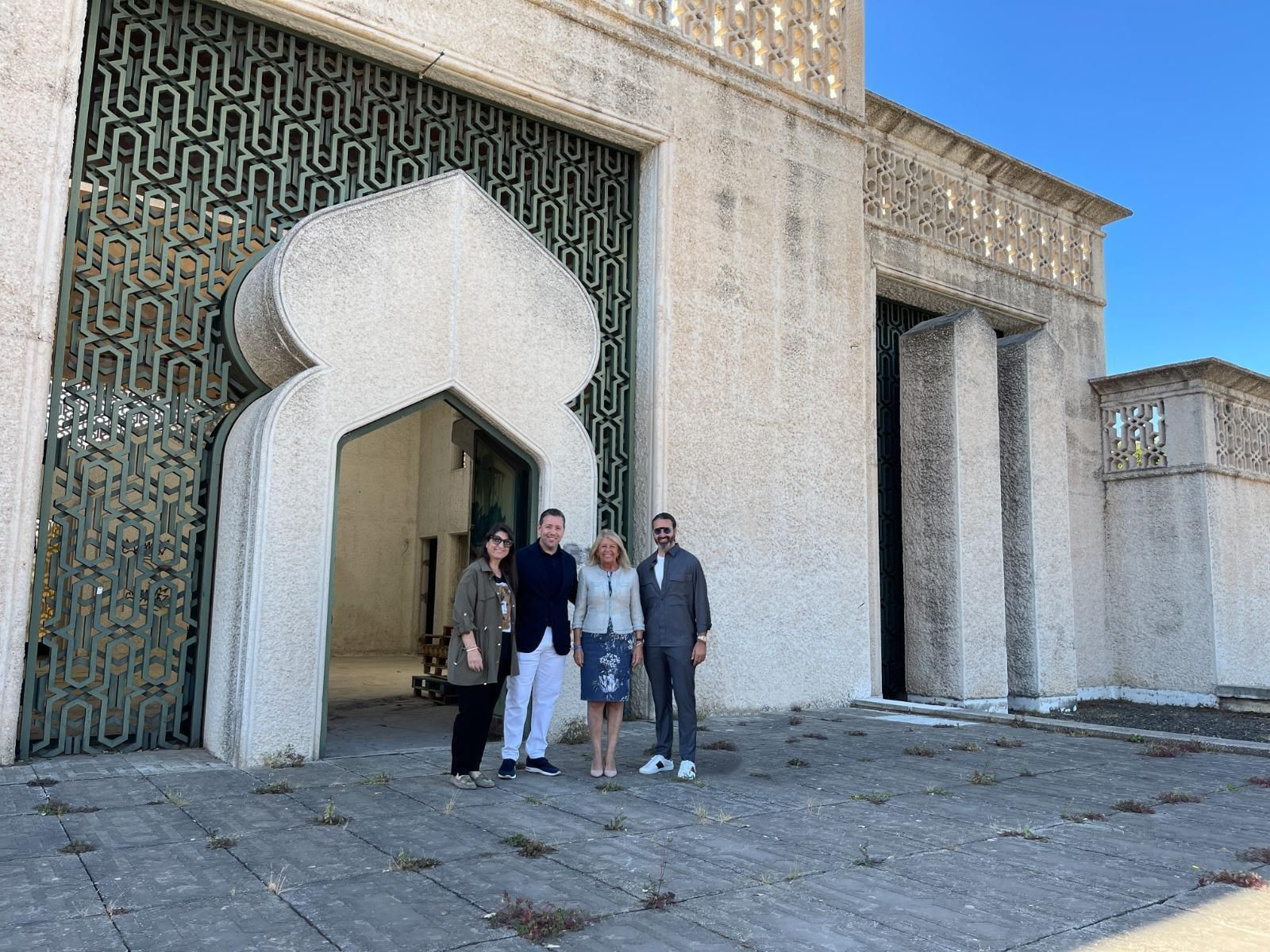 La visita al edificio del antiguo Aresbank, en la Milla de Oro de Marbella. La visita al edificio del antiguo Aresbank, en la Milla de Oro de Marbella.