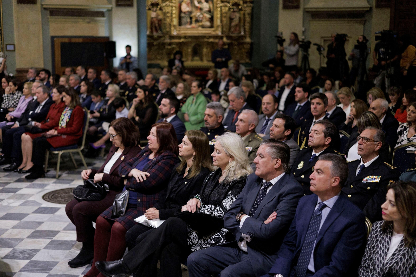 Las imágenes de la entrega de condecoraciones civiles en Cádiz.