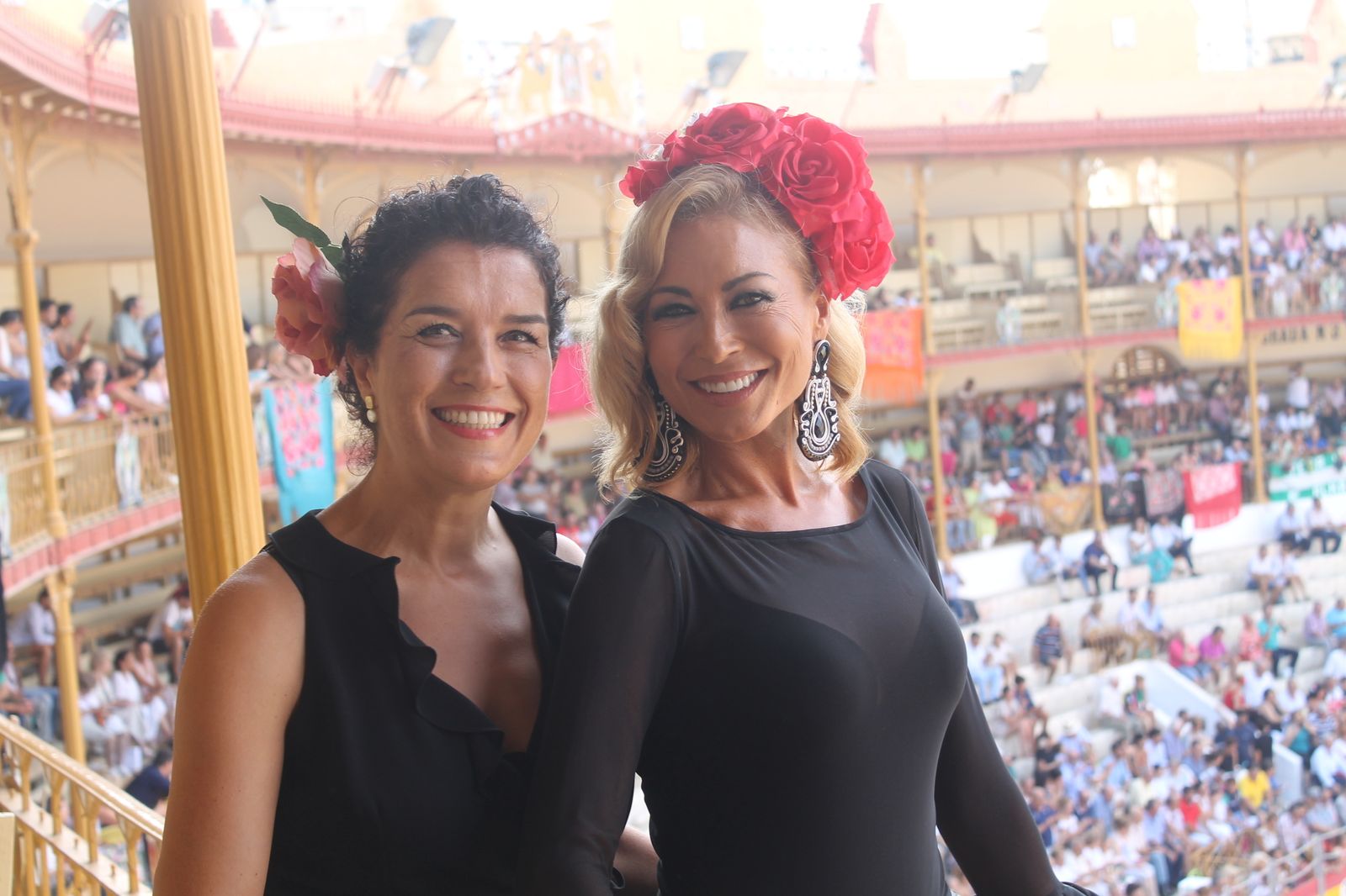 Fotogalería ambiente cuarto festejo tuarino. Feria Almería 2019