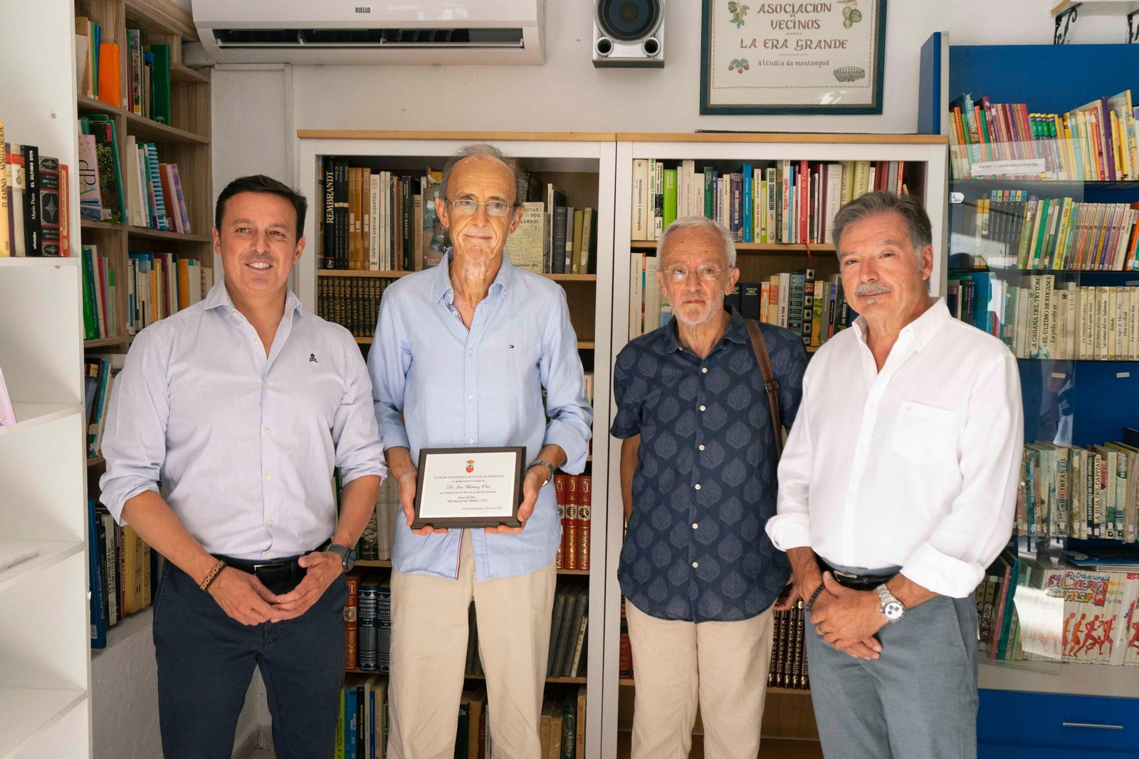 Autoridades en la Biblioteca Municipal Alcudia.