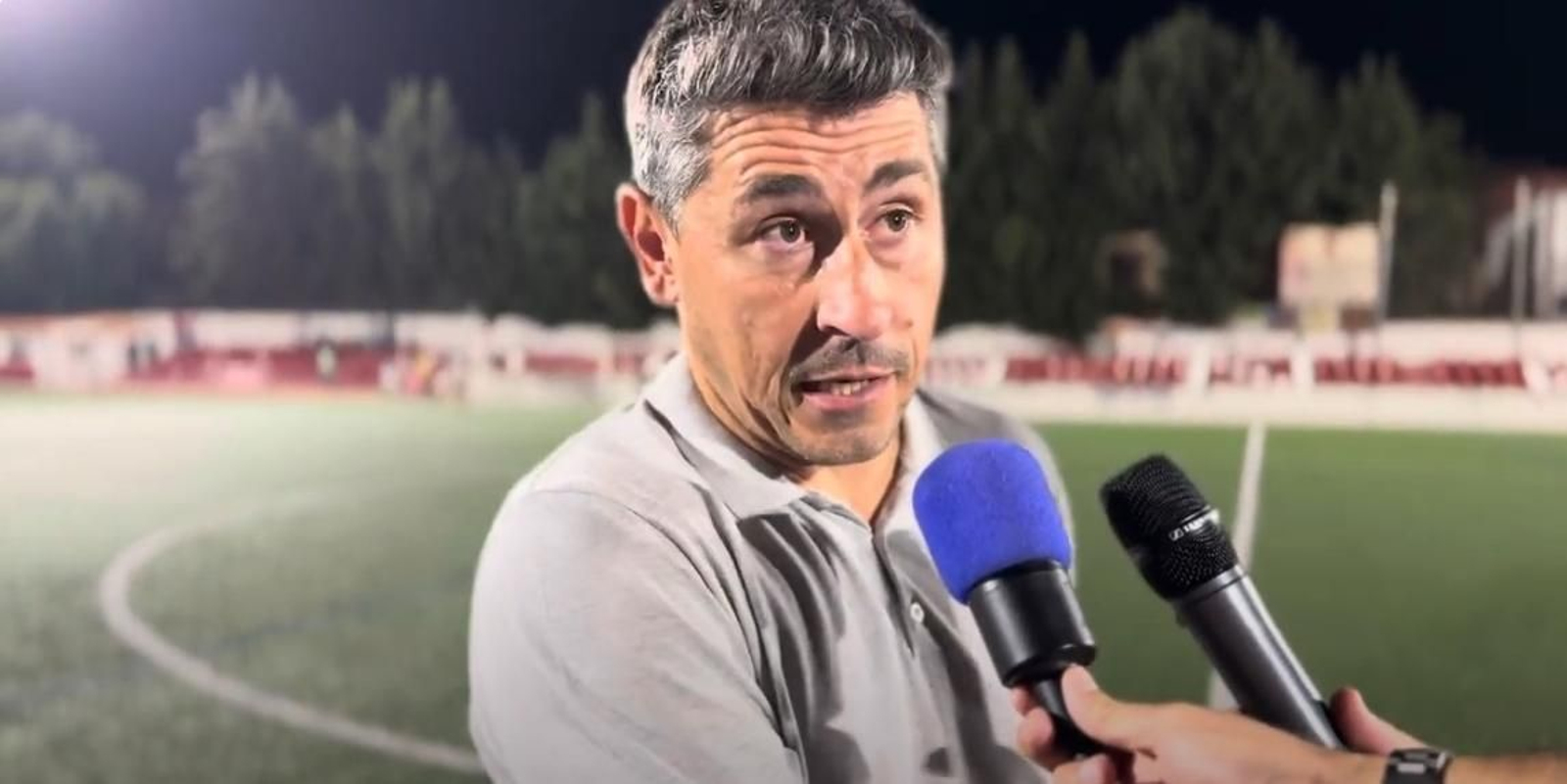 Roberto Peragón, en la atención a medios tras el triunfo en tierras granadinas.