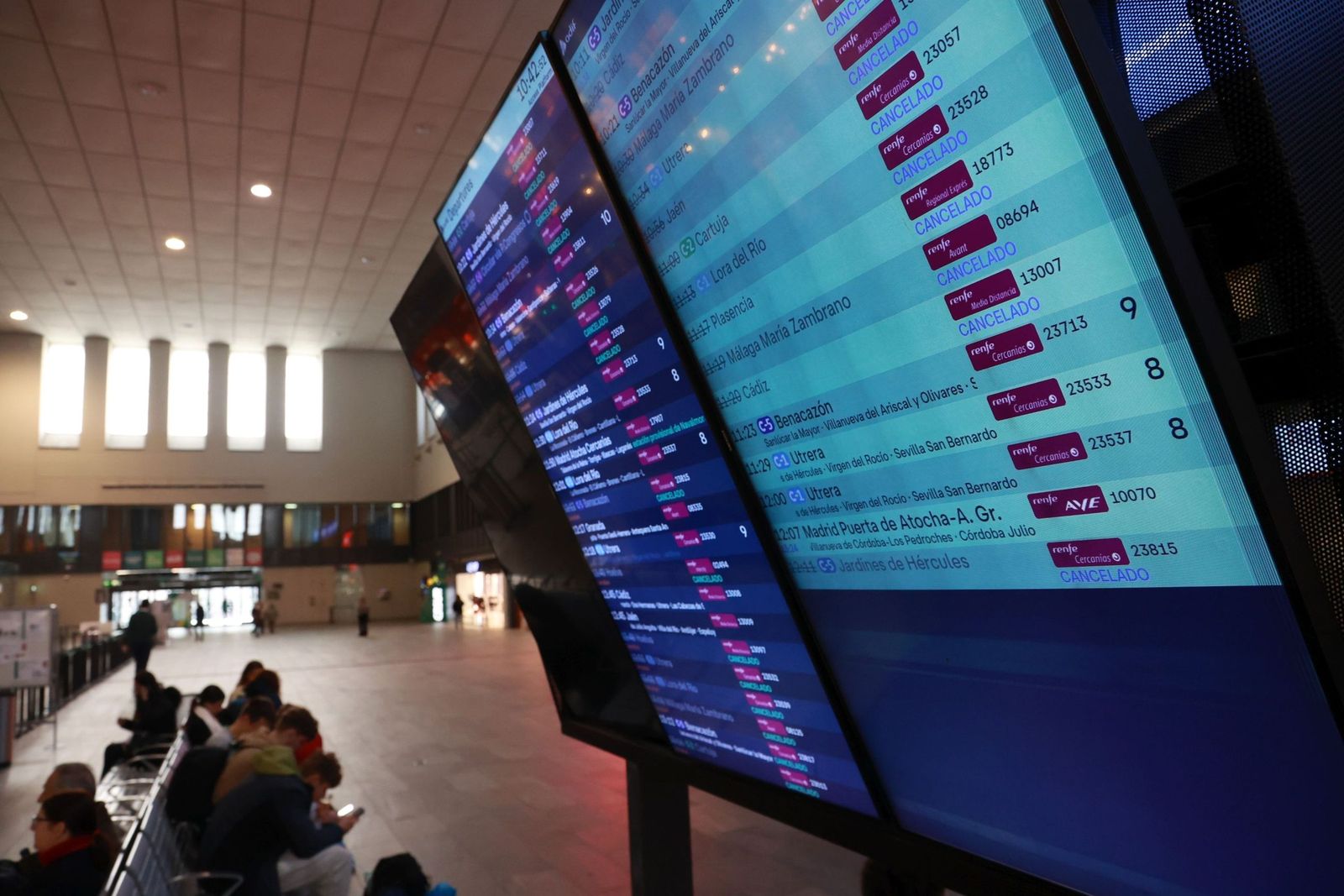 Un panel informativo del tráfico ferroviario.