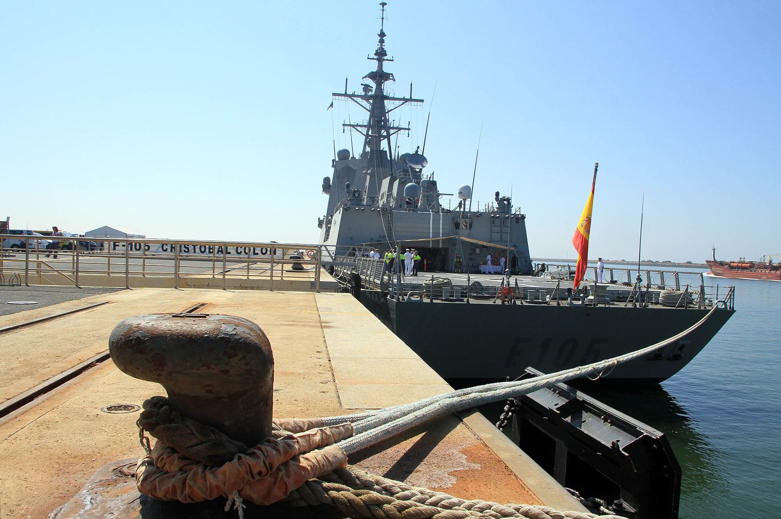 Imágenes de la Fragata Cristóbal Colón F-105