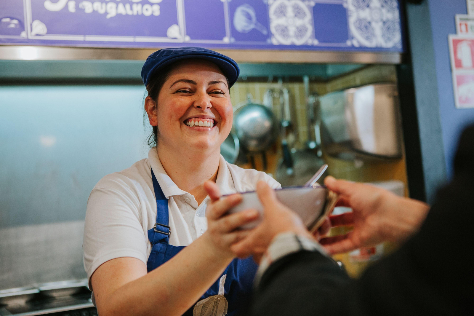 Una persona que ha obtenido un empleo con la Fundación la Caixa.