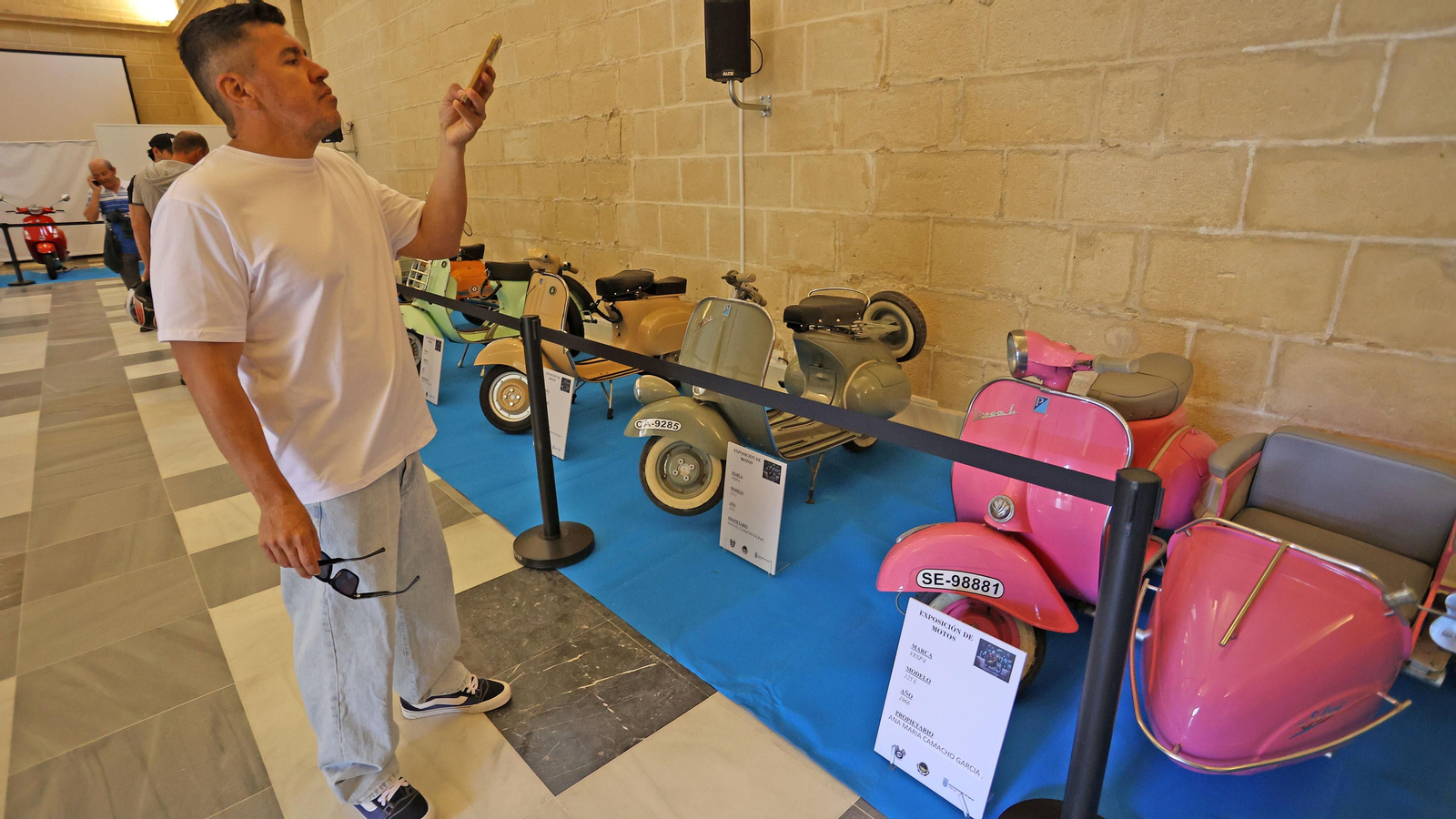 Exposición de motos clásicas y últimas novedades en Jerez por el Gran Premio