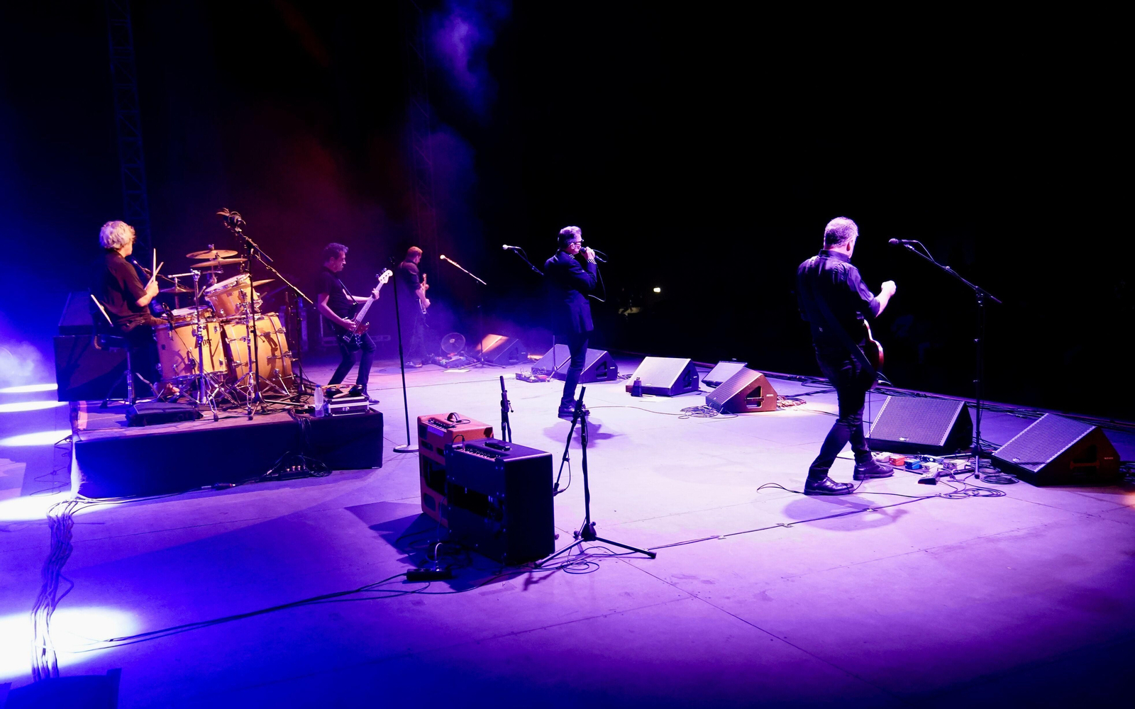 Los 091 inundan de rock y música el Teatro del Generalife