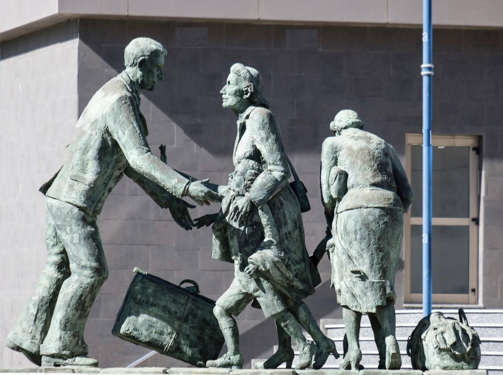 Detalle del monumento a la evacuación de Gibraltar. Detalle del monumento a la evacuación de Gibraltar.