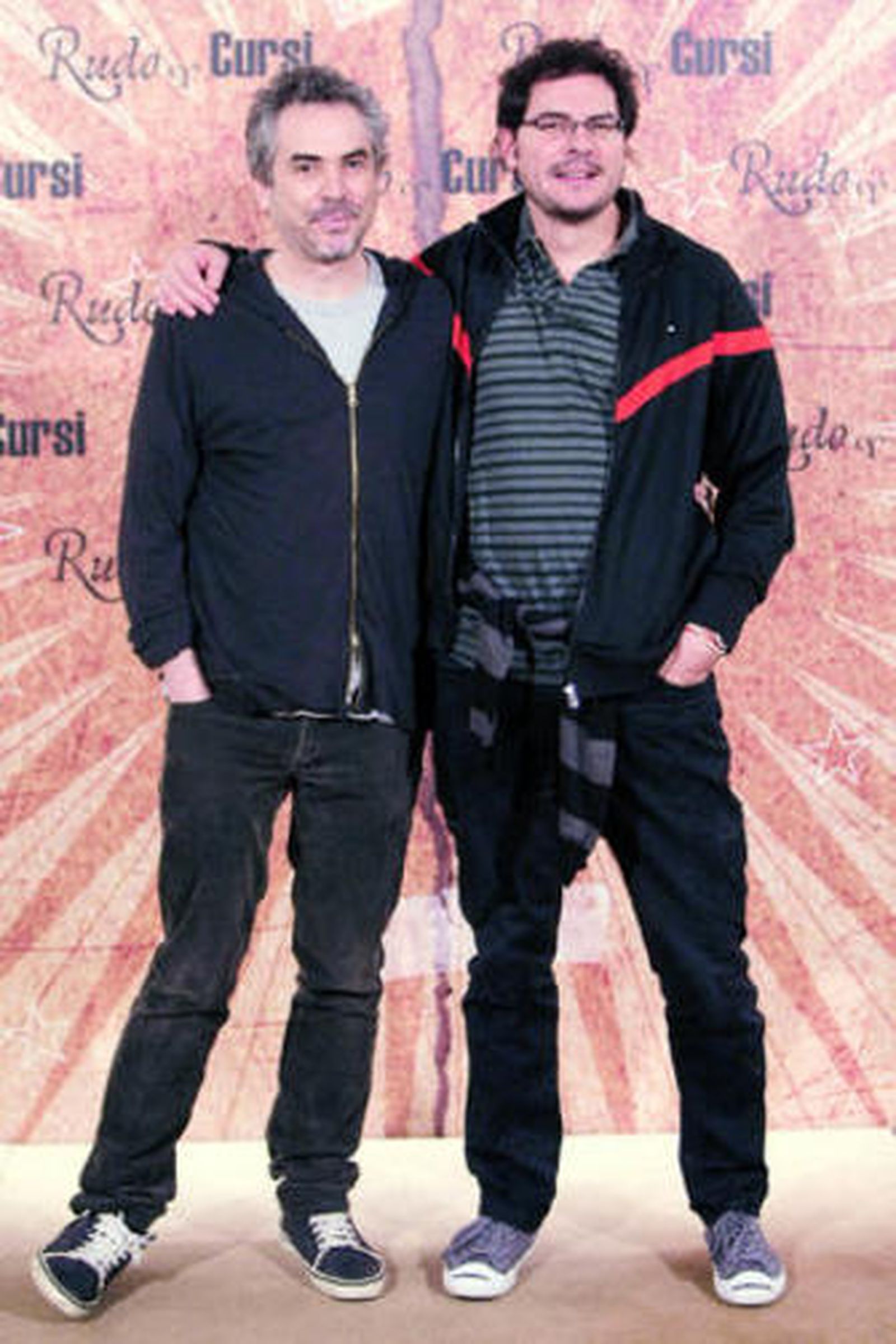 El director (derecha), junto al actor Diego Luna.