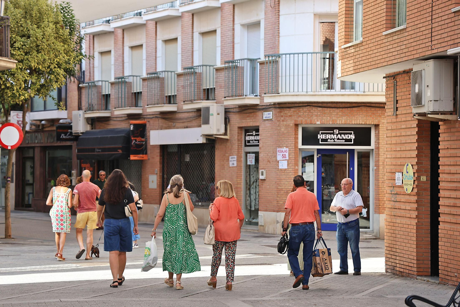 Imágenes de la calurosa mañana de martes en Huelva