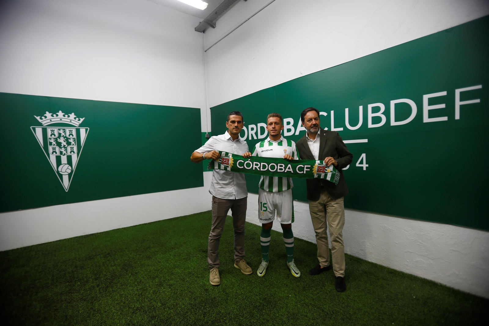 Las mejores fotos de la presentación de Isma Ruiz como jugador del Córdoba CF Las mejores fotos de la presentación de Isma Ruiz como jugador del Córdoba CF