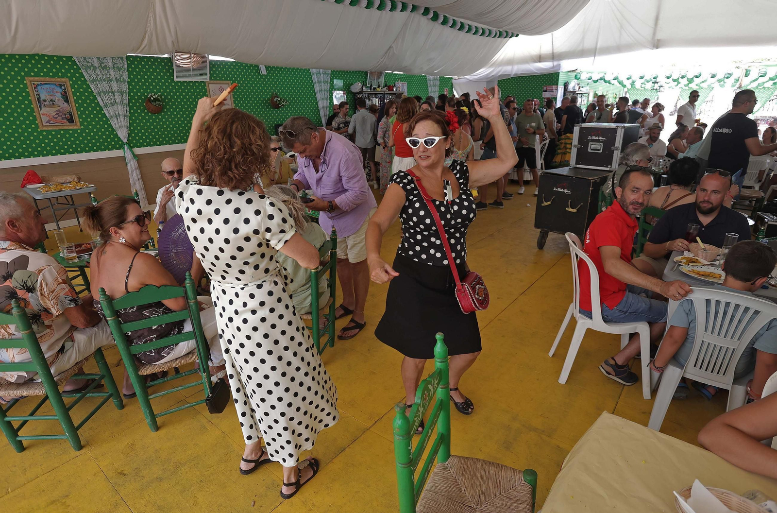 Búscate en las fotos del Domingo Rociero en la Feria Real de San Roque 2025