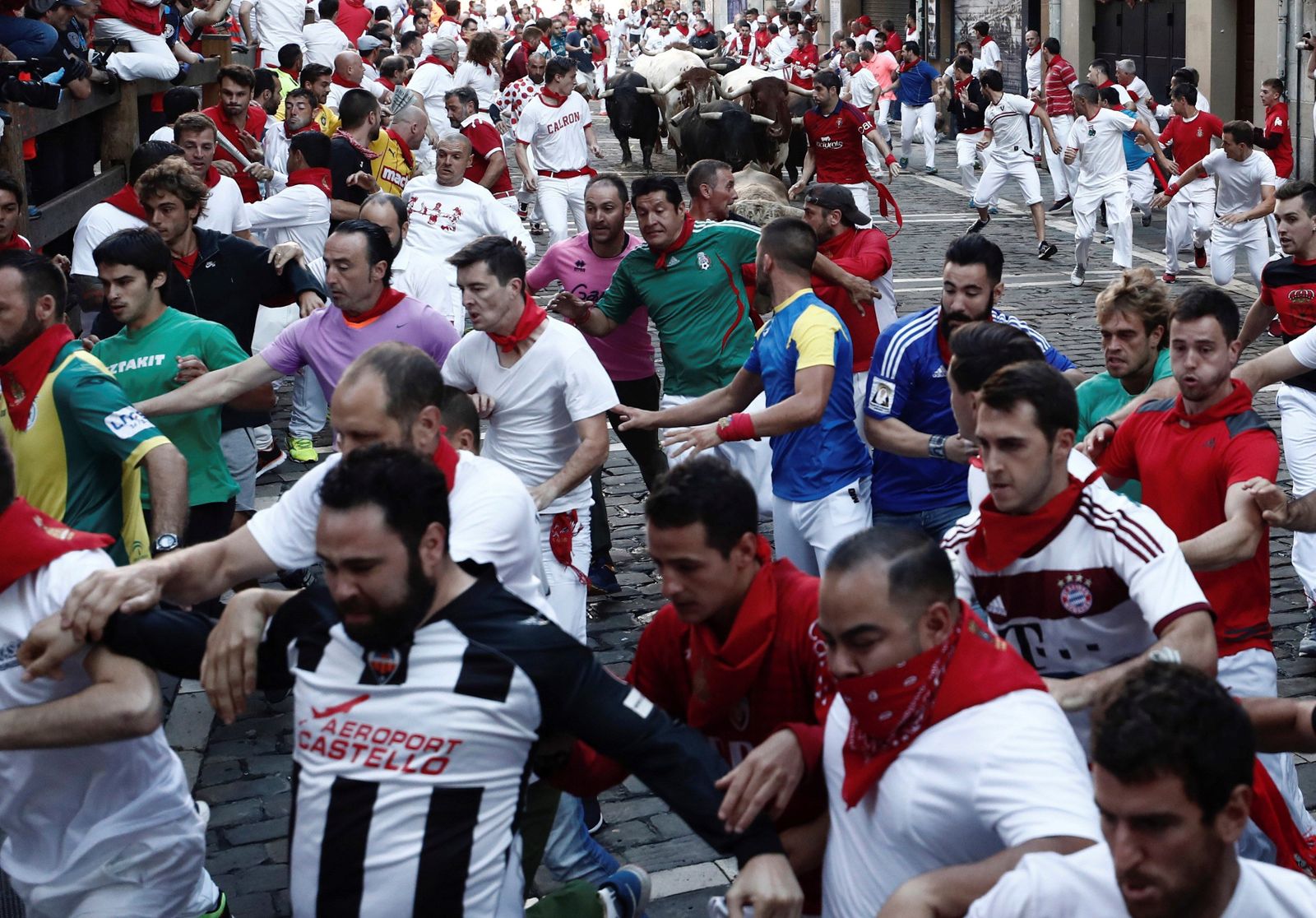 El quinto encierro de los Sanfermines, en imágenes