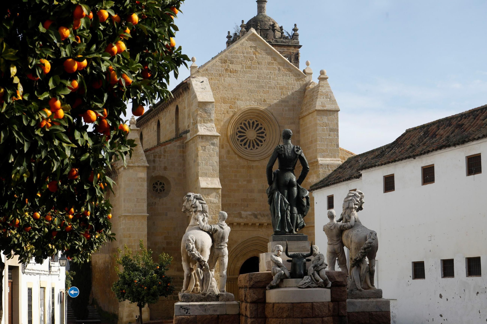 Un paseo en imágenes por el barrio de Santa Marina en pleno invierno