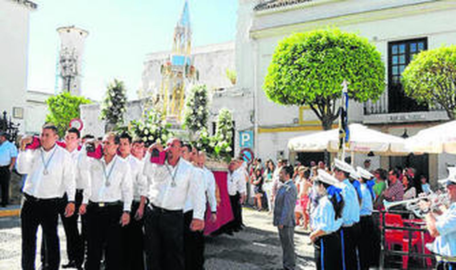 Imagen de la procesión del Corpus en San Roque, ayer.