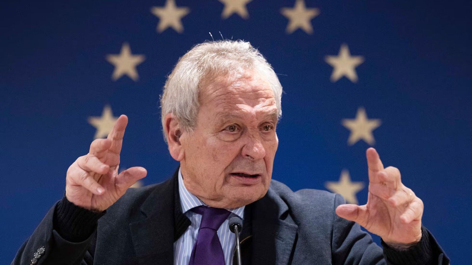 Xavier Vidal-Folch, el periodista de 'El País', con el que comparte su vida Olga Viza.