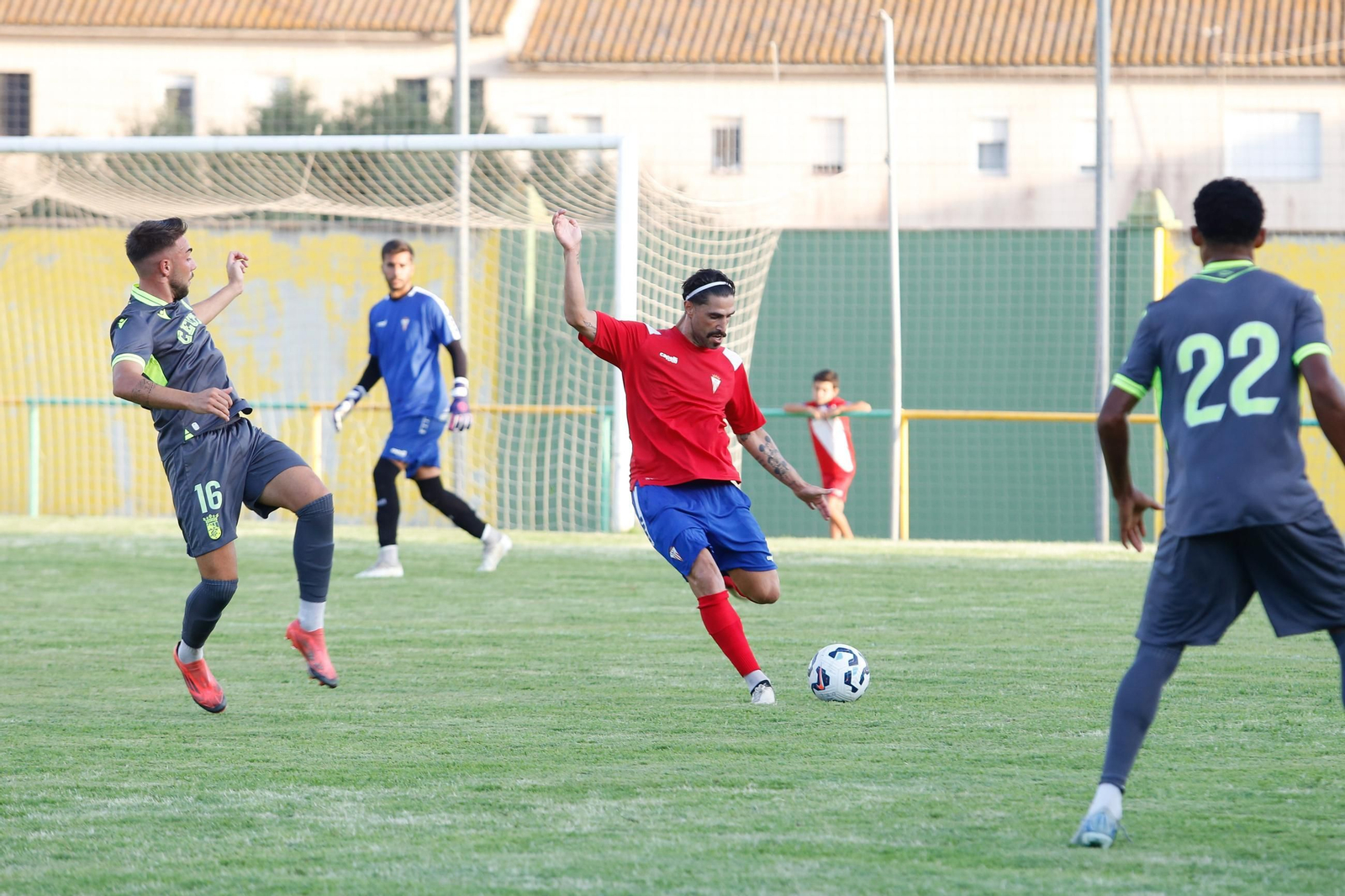 Las fotos del triangular en el estadio Carlos Piña de Los Barrios con el Algeciras CF y el Ceuta B