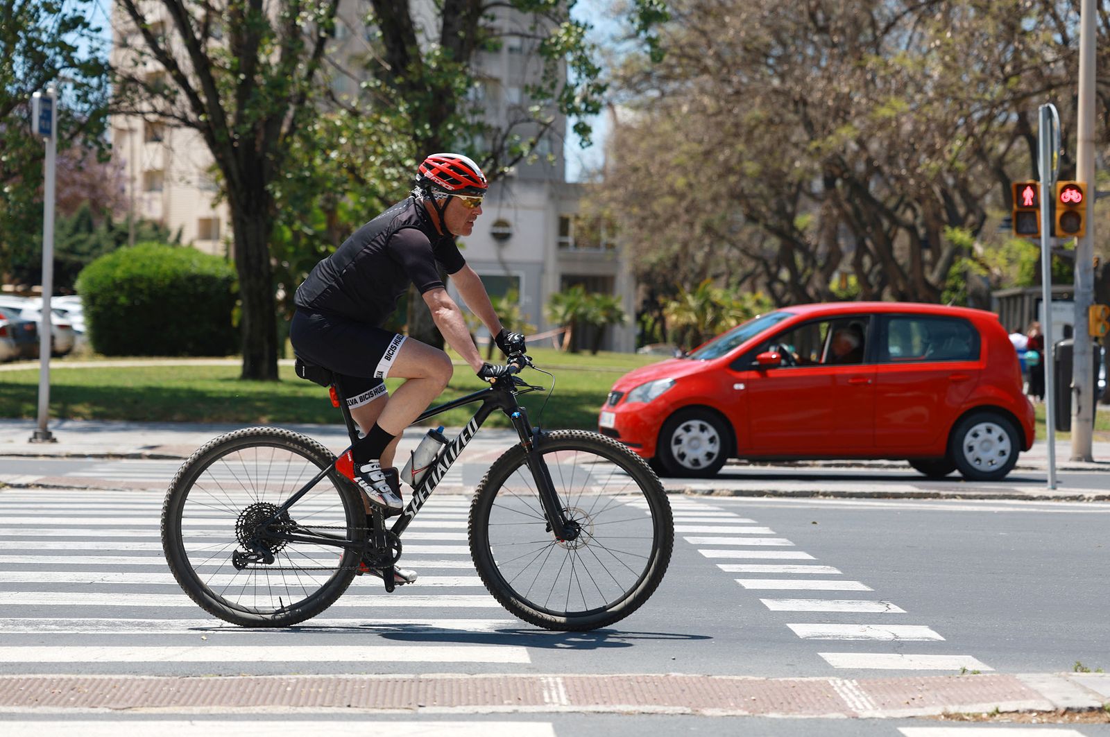 Imágenes del domingo 5 de mayo en Huelva