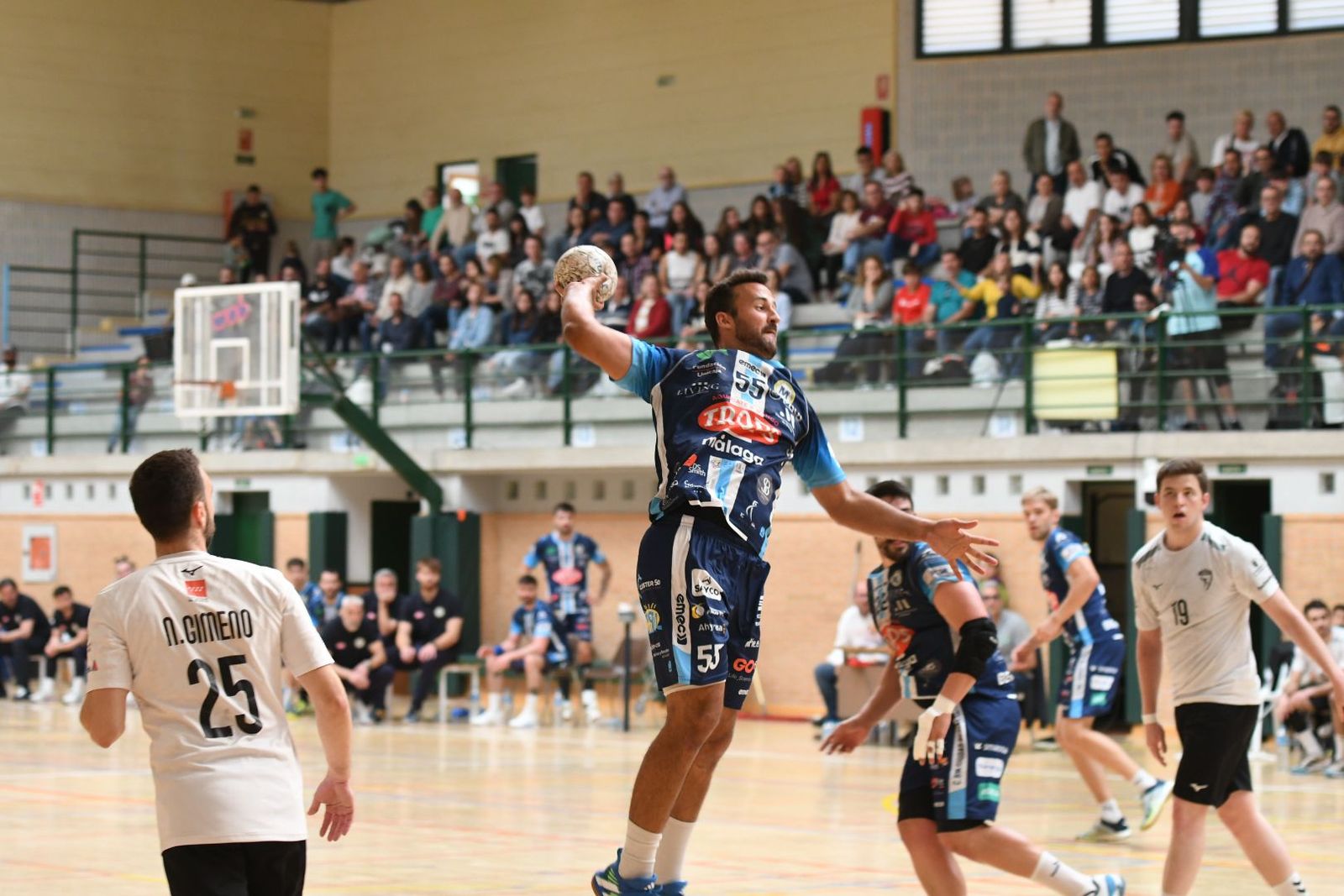 Alberto Castro, en acción.