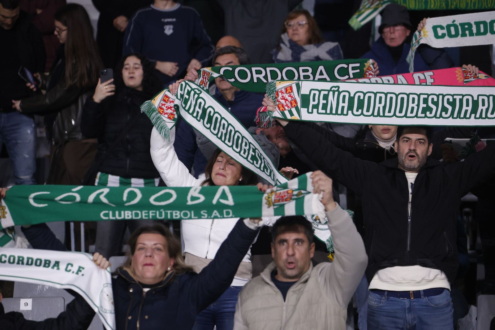 Las mejores fotos del ambiente en El Arcángel para el Córdoba CF - Burgos