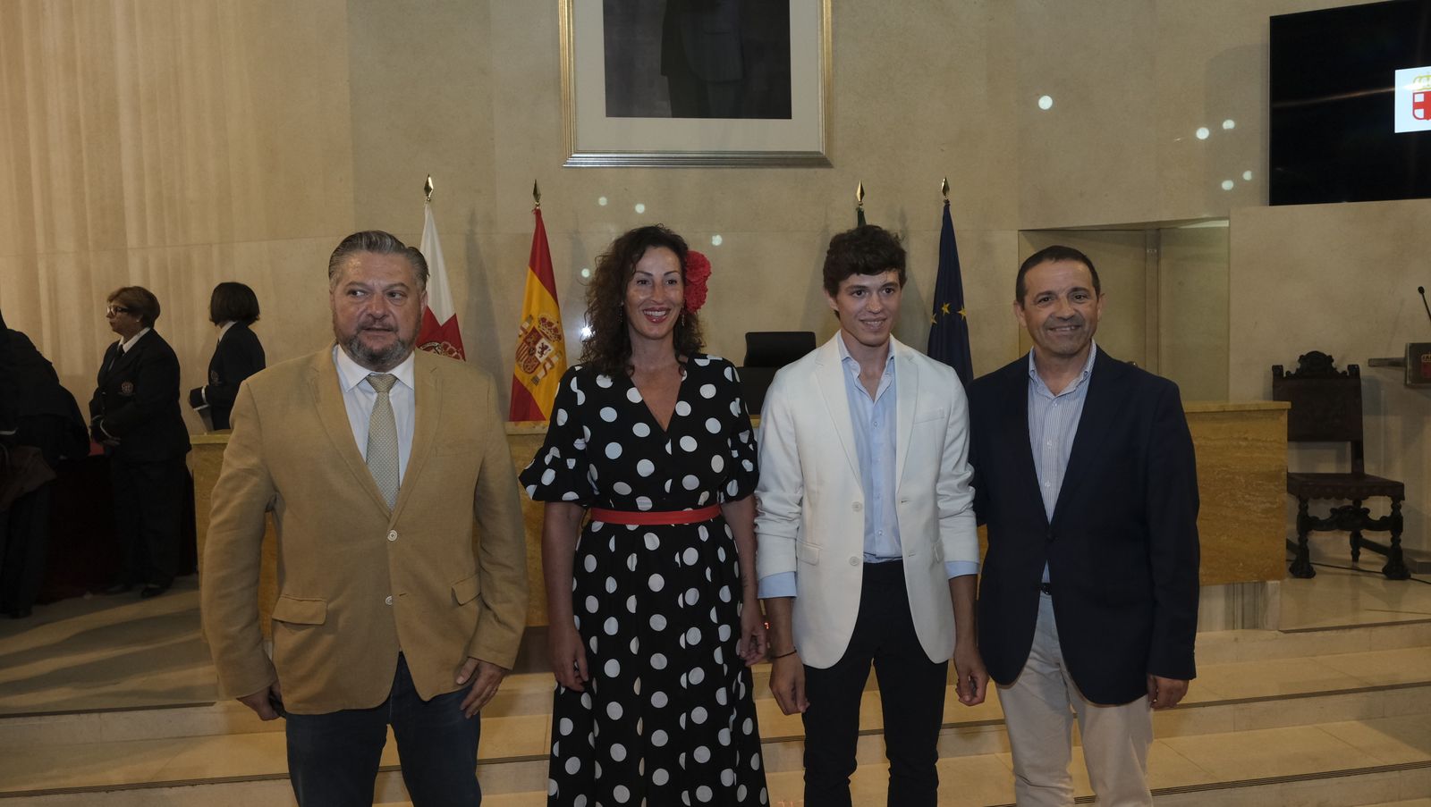 Imágenes de la entrega del Capote de Paseo a Jorge Martínez