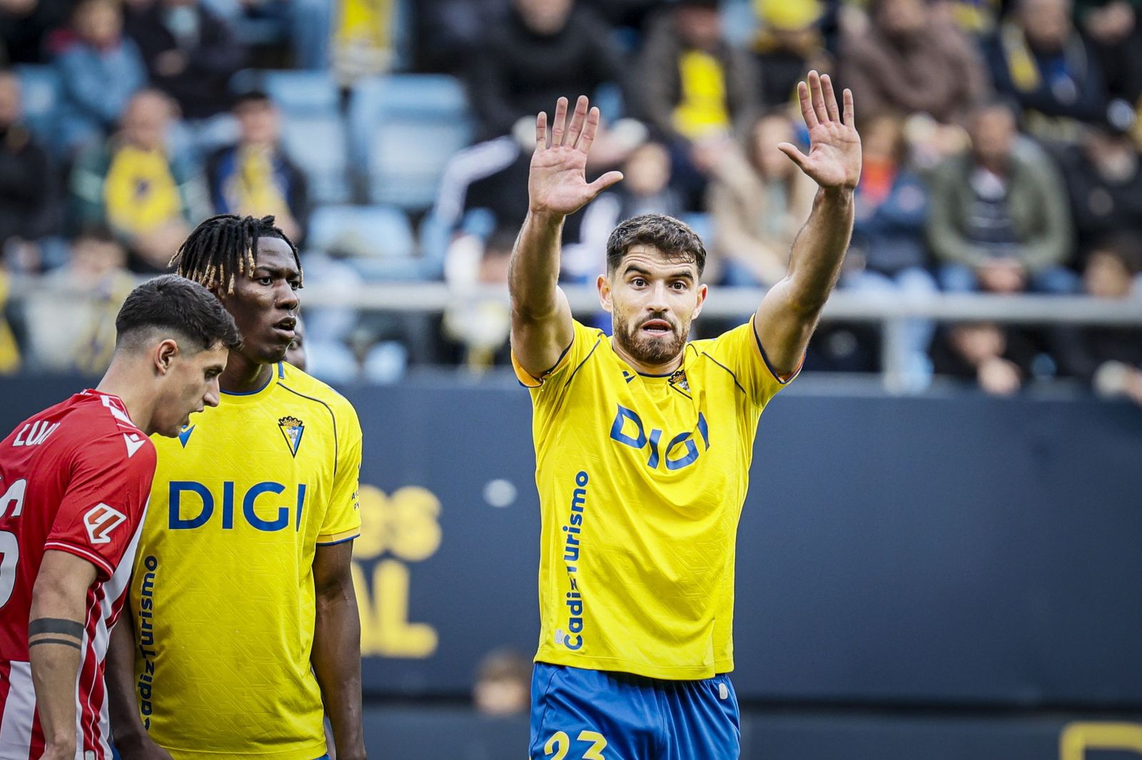 Búscate entre las imágenes del partido de fútbol Cádiz CF - UD Almería