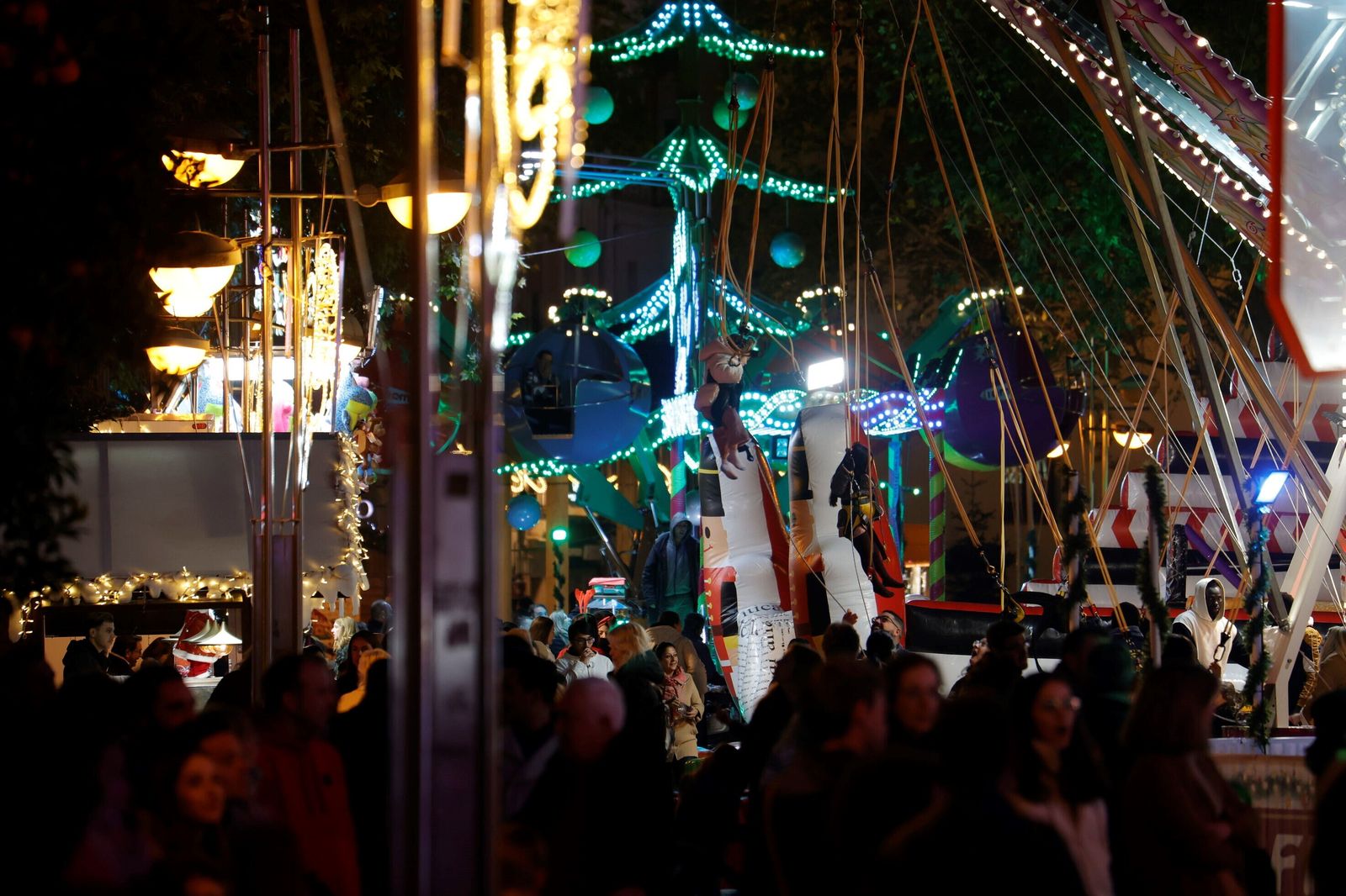 Córdoba disfruta del día de Navidad en la calle