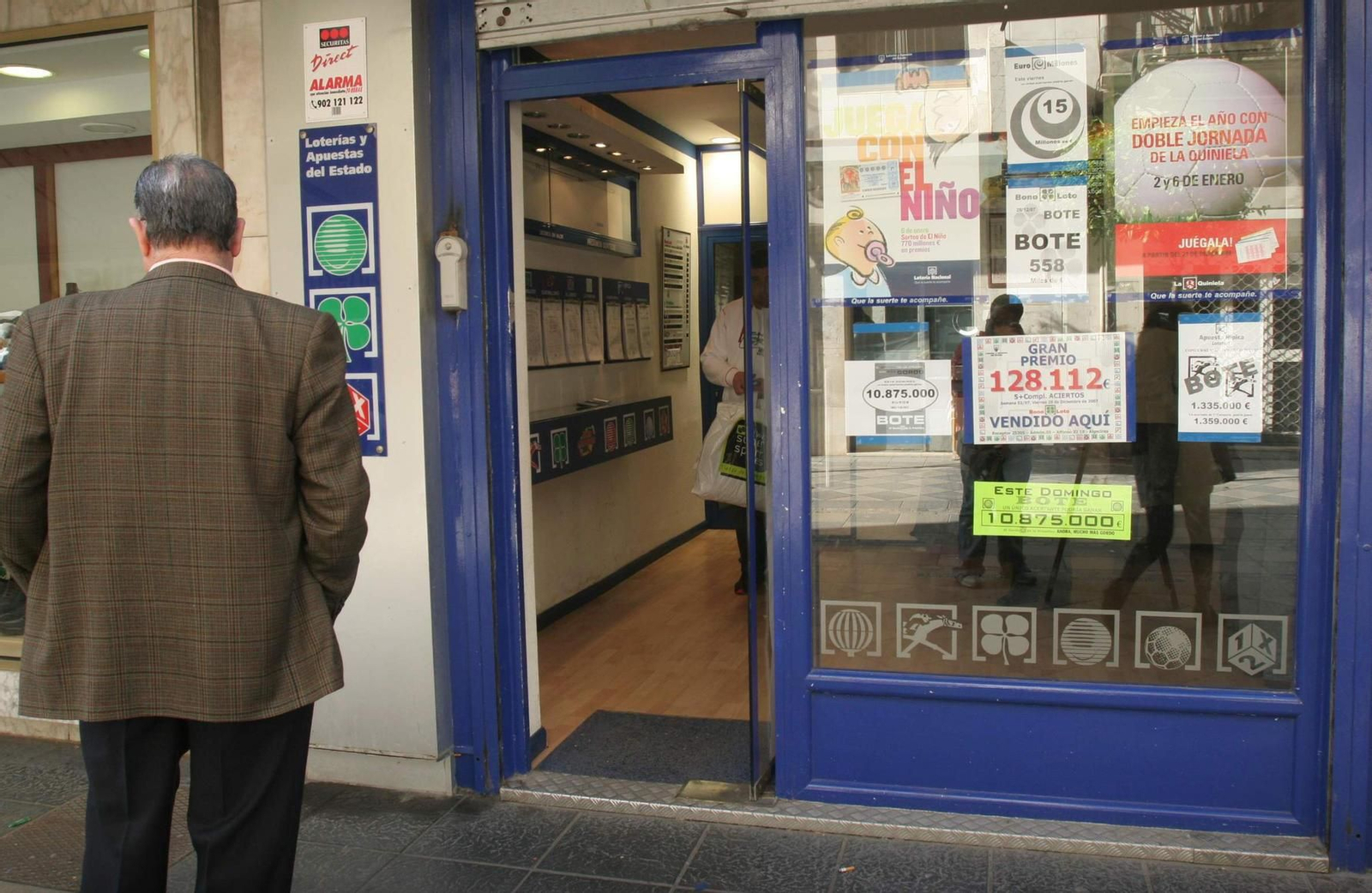 La combinación ganadora del sorteo de La Primitiva ha estado formada por los números 46, 9, 15, 28 y 42, y el 8 en el  reintegro.