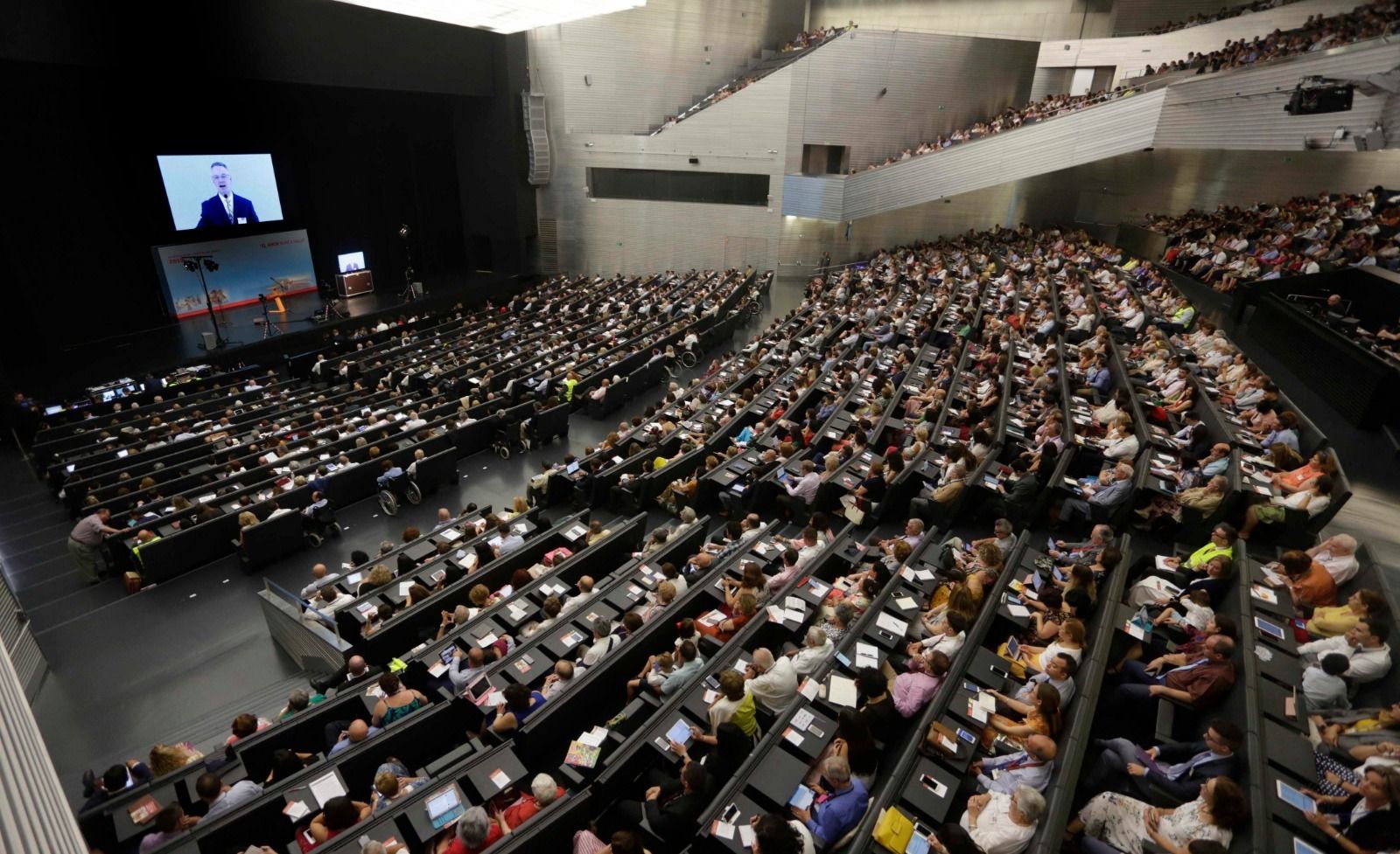 La Asamblea de los Testigos de Jehová en Sevilla reúne a más de 7.000 participantes