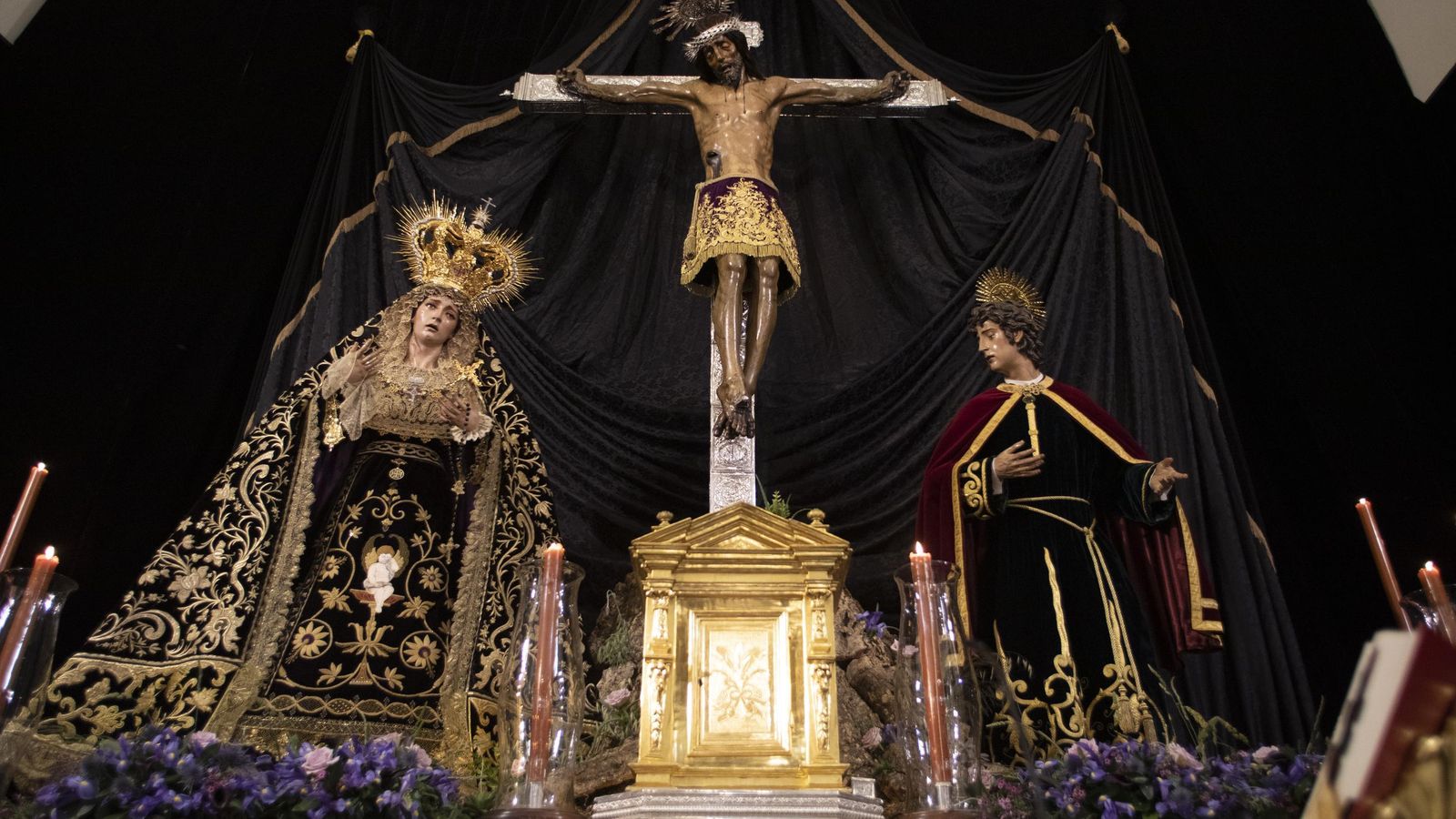 La Hermandad de San Agustín monta un calvario para el Lunes Santo, presidido por el  Sagrado Protector de Granada