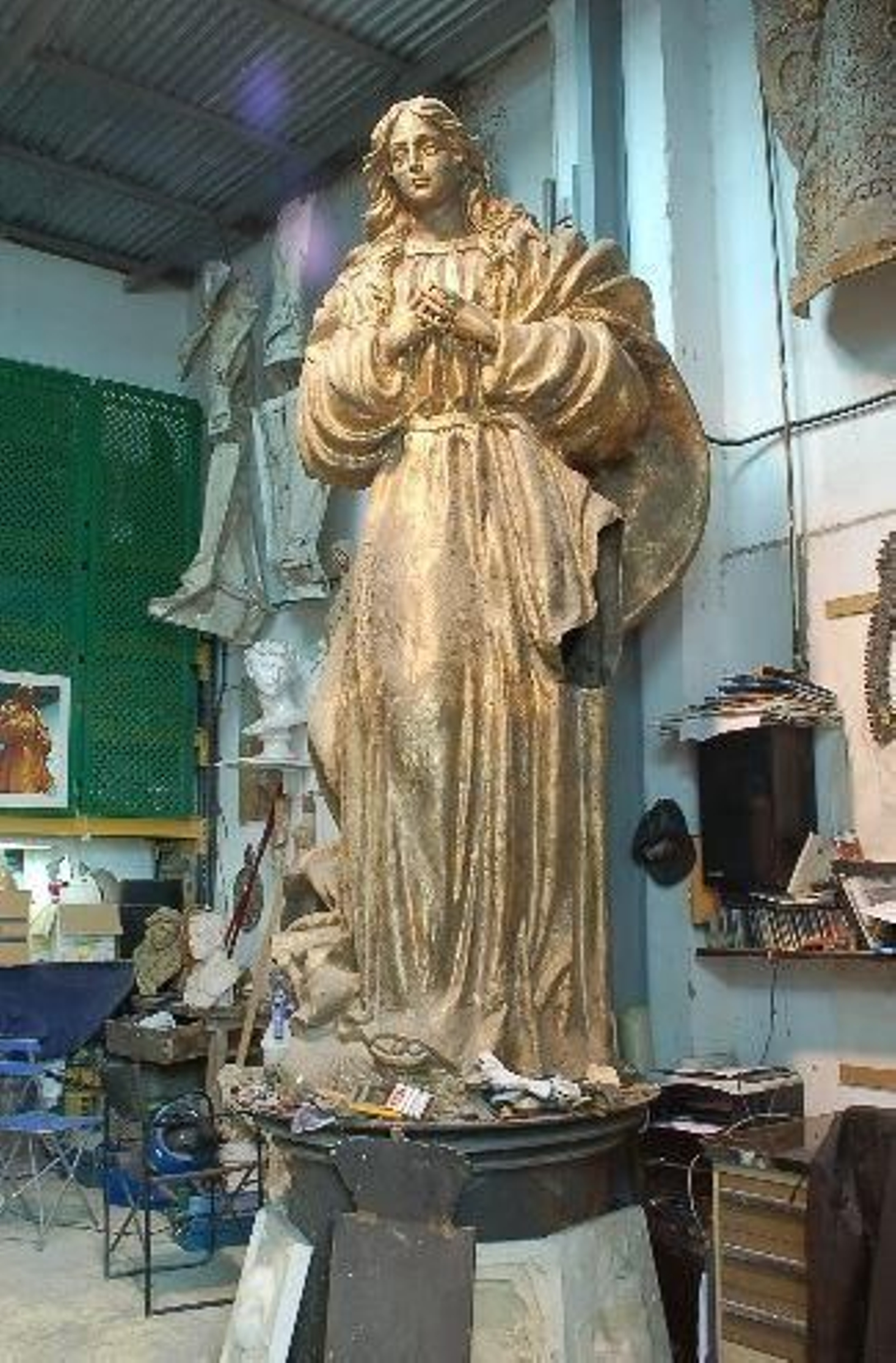 La obra en el taller  de escultor Francisco  Parra  en Sevilla.