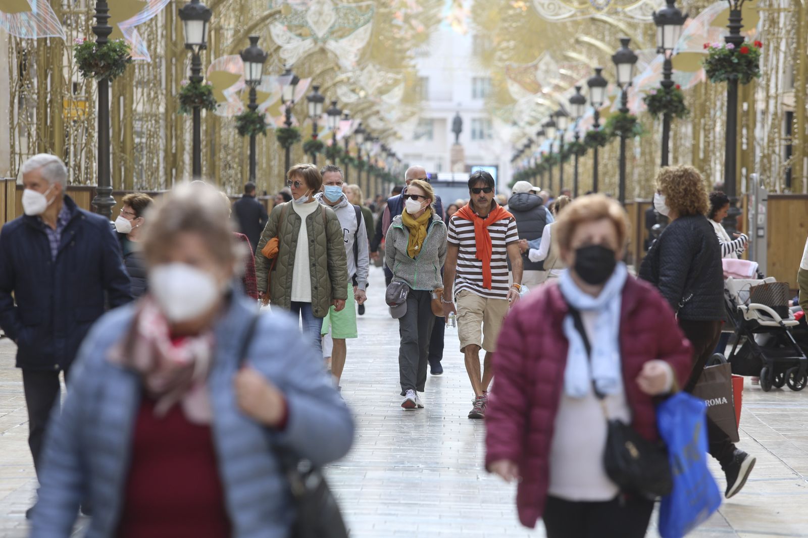 Resulta que la mascarilla ahora nos protege, sobre todo, de nosotros mismos.