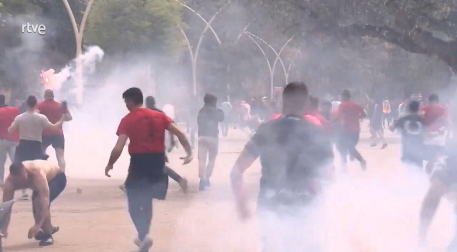 Pelea entre radicales de Athletic Club y Mallorca a horas de la final de la Copa del Rey