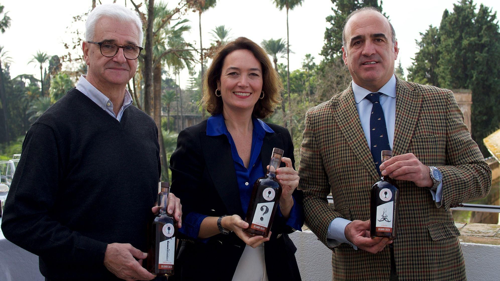 José Antonio Sánchez Pazo, enólogo de Delgado Zuleta; Carmen Aumesquet, directora de Promoción del Consejo Regulador de las DDO Jerez-Xérès-Sherry y Manzanilla-Sanlúcar de Barrameda; y José Federico Carvajal, director general de Delgado Zuleta.