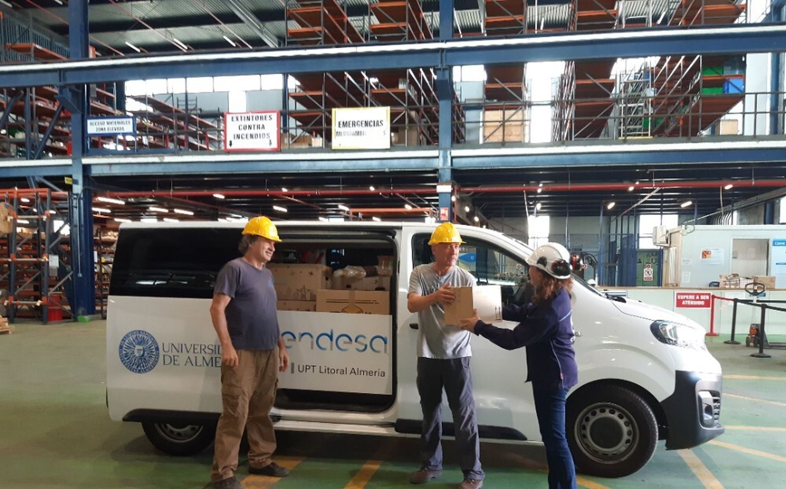 Cesión de material de la central Litoral de Endesa a la Universidad de Almería