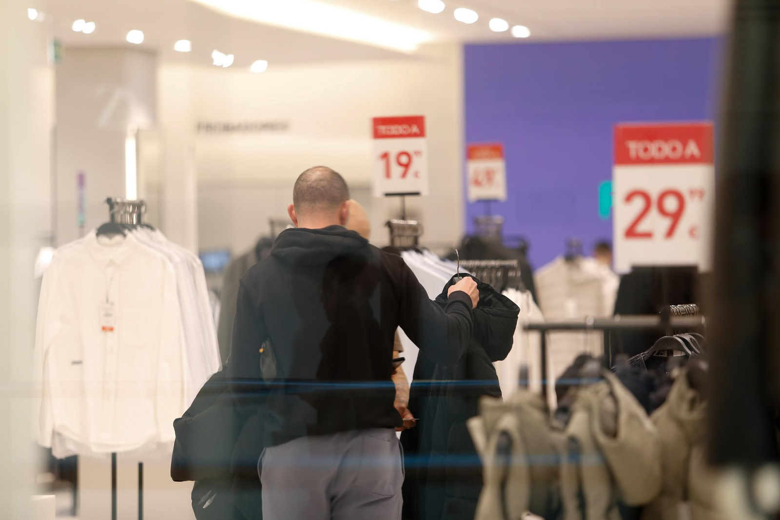 En imágenes, el inicio de las rebajas de enero en el Campo de Gibraltar